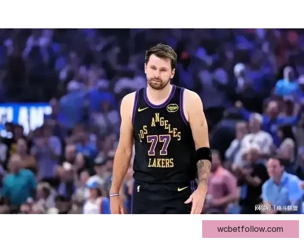 杰弗森回应东契奇批评称巨星初期投篮为热身 老詹离队后湖人面临夺冠断层 杰弗森回应东契奇批评称巨星初期投篮为热身 老詹离队后湖人面临夺冠断层